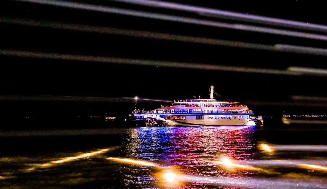 GVS用光打造“海上的移動豪華城堡”，